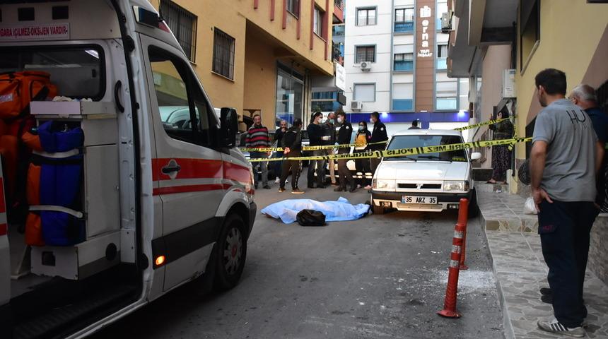 İzmir'de bir kişi sokak ortasında ölü bulundu