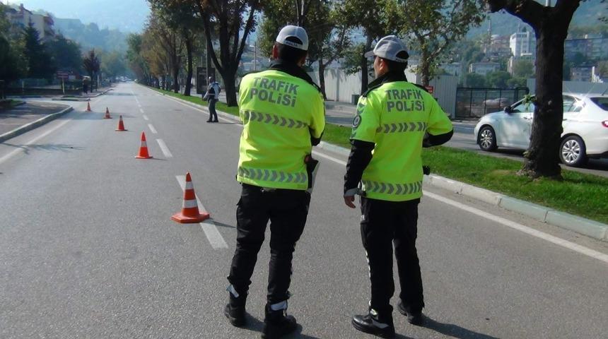 Bu trafik cezalarından kimsenin haberi yok! Keyfi far yakmanın cezası 132 TL