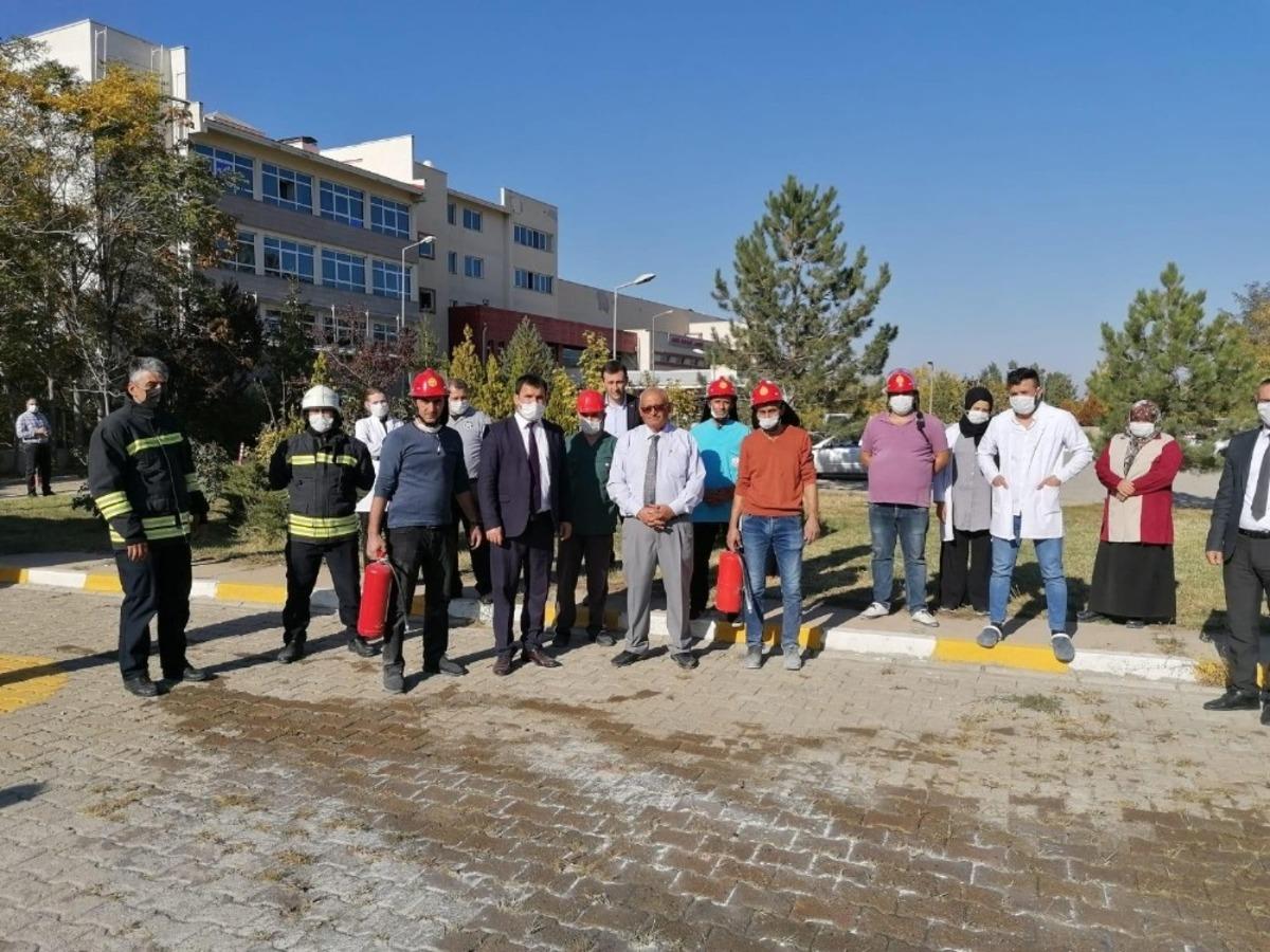 Oltu Devlet Hastanesi&rsquo;nde yangın tatbikatı