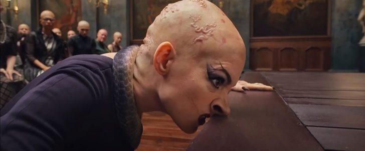 The Witches’dan kamera arkası görüntüsü paylaşan Anne Hathaway tanınmaz halde  G4