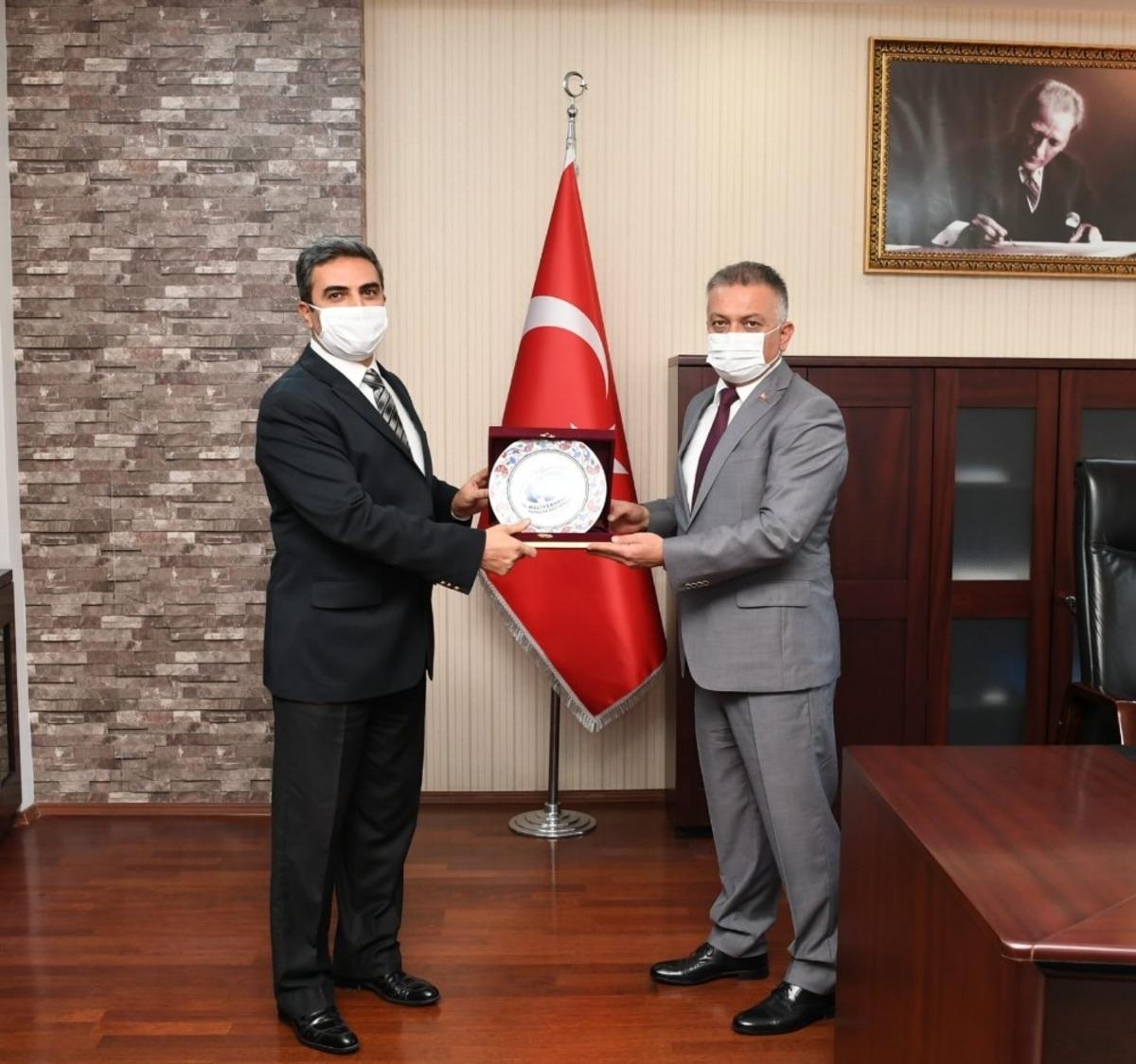 Vali Yazıcı: " Her kuruş hizmet olarak d&ouml;n&uuml;yor"