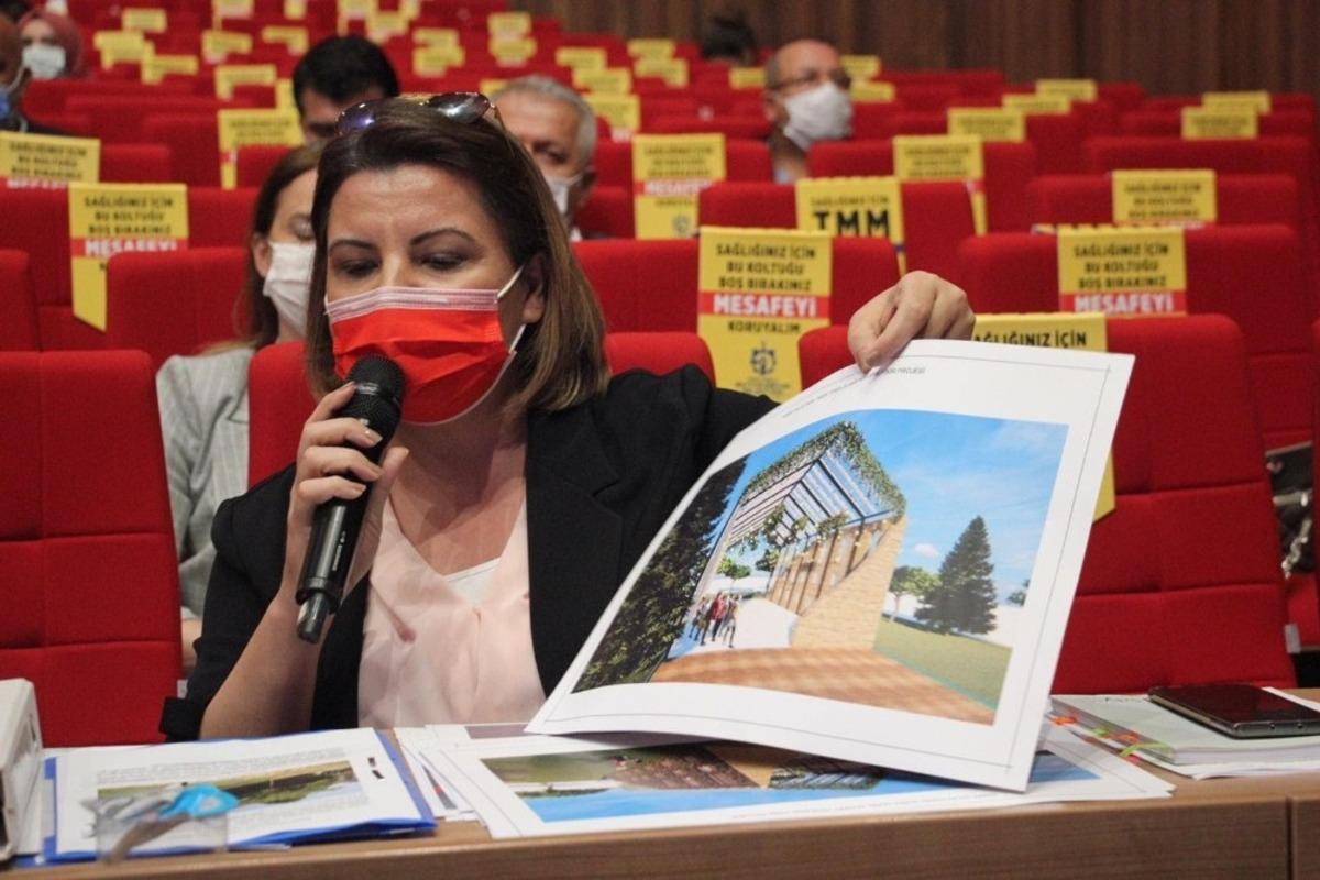 Başkan H&uuml;rriyet&rsquo;ten, tarihi duvar i&ccedil;in B&uuml;y&uuml;kşehir&rsquo;e proje &ccedil;ağrısı