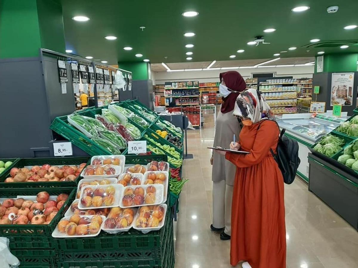 6 markette 26 &uuml;r&uuml;n fiyatı alındı