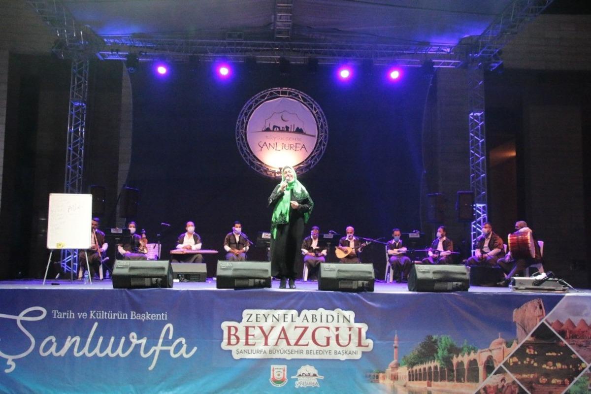 İkbal G&uuml;rpınar Şanlıurfalılarla buluştu