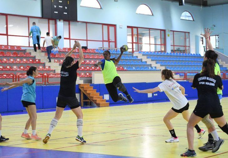 ’Mavi Kelebeklerde hedef galibiyet G2