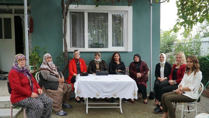 Vali eşinden şehit ailelerine ziyaret G3