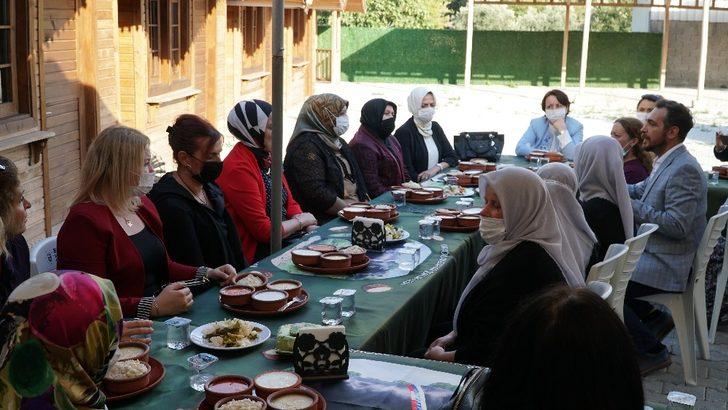 Vali eşinden şehit ailelerine ziyaret G4