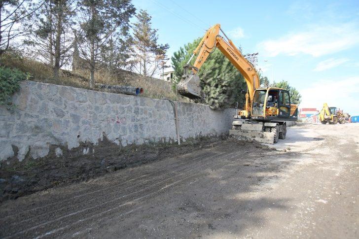 Gebze’de yol yenileme çalışmaları sürüyor G3