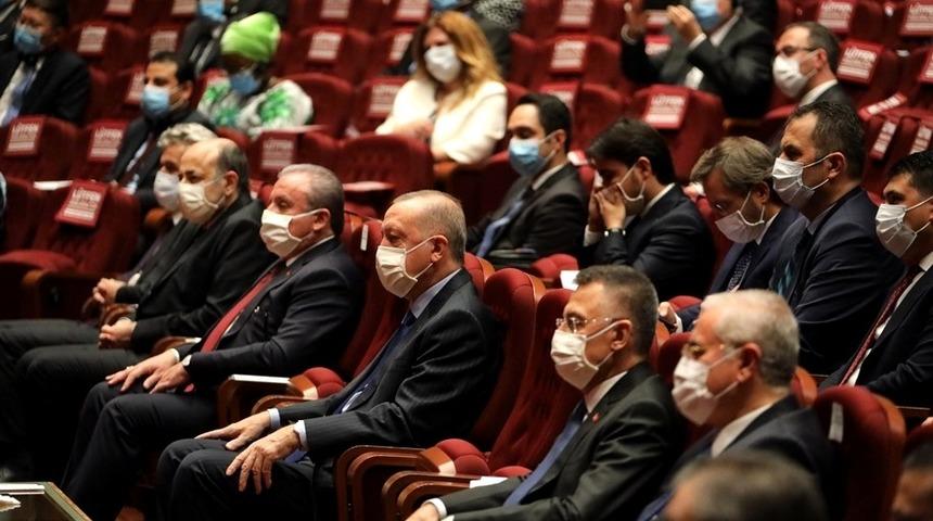 Rekt&ouml;r Coşkun, Cumhurbaşkanlığı K&uuml;lliyesi&rsquo;nde ger&ccedil;ekleştirilen Yeni Akademik Yıl A&ccedil;ılış t&ouml;renine katıldı