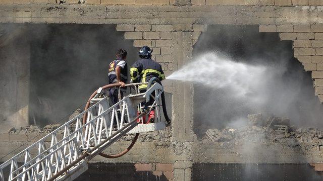 Muş’taki yangın 6 saatlik çalışmayla söndürüldü