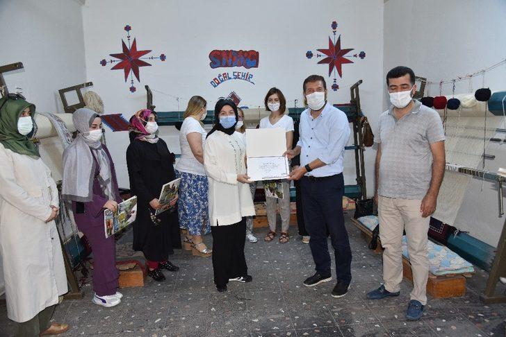 Sakaryalı kadınlara Yağcıbedir halı kursu G4