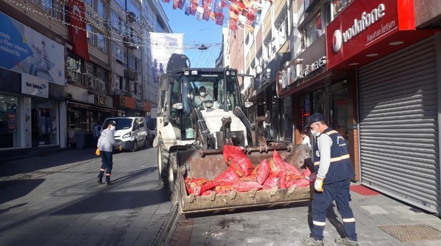 Gebze&rsquo;de moloz atıkları anında toplanıyor