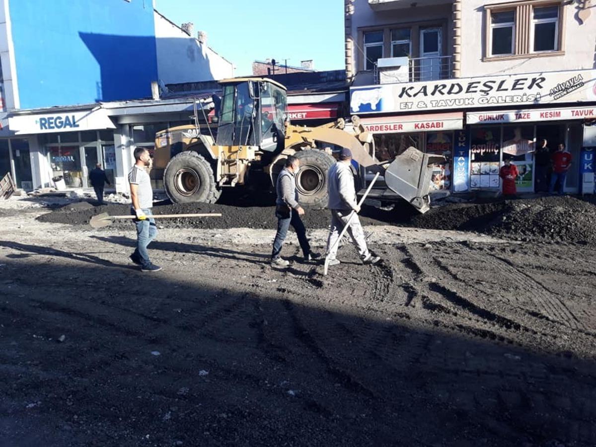 Devlet yapıyor, vatandaşın y&uuml;z&uuml; g&uuml;l&uuml;yor