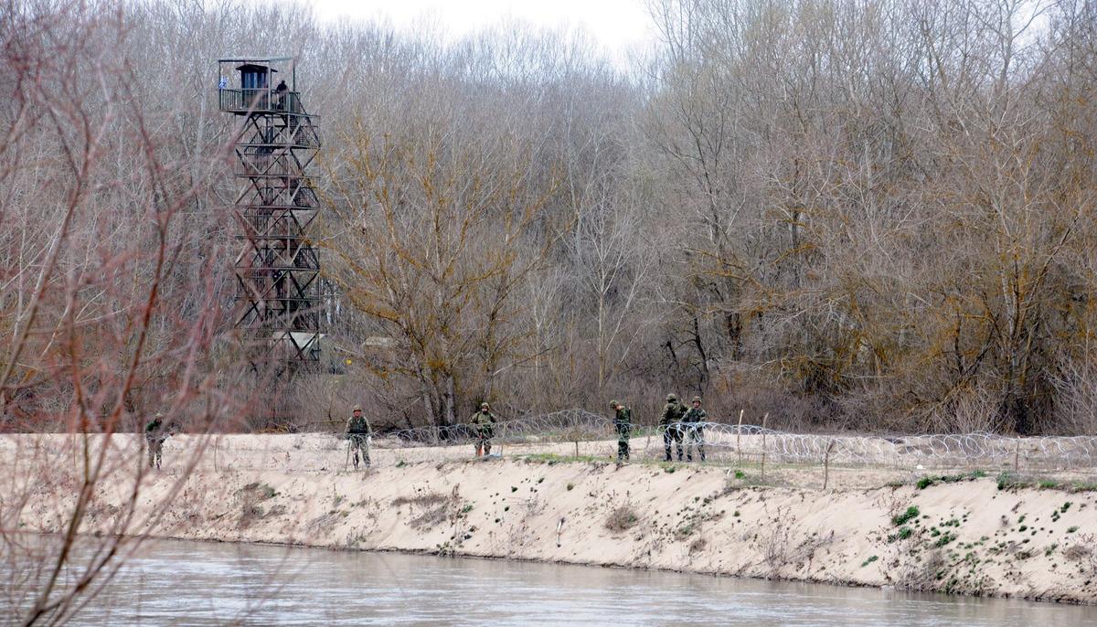 'Yunanistan, sınıra insanları sağır edebilecek cihazlar yerleştirdi'