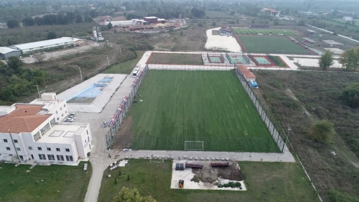 Başkan &Ouml;zl&uuml;&rsquo;den D&uuml;zcespor&rsquo;a can suyu