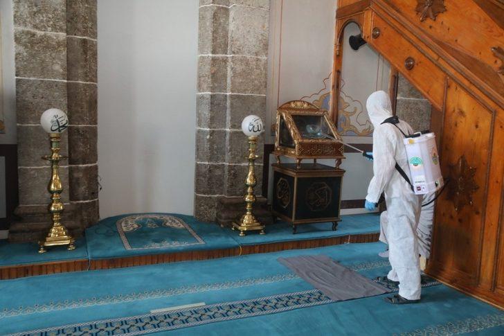 İlkadım’daki camiler cuma namazı öncesi dezenfekte edildi G1