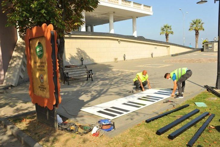 Büyükşehir’den çocuklara ayak piyanosu G1