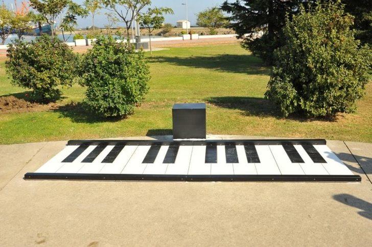 Büyükşehir’den çocuklara ayak piyanosu G2