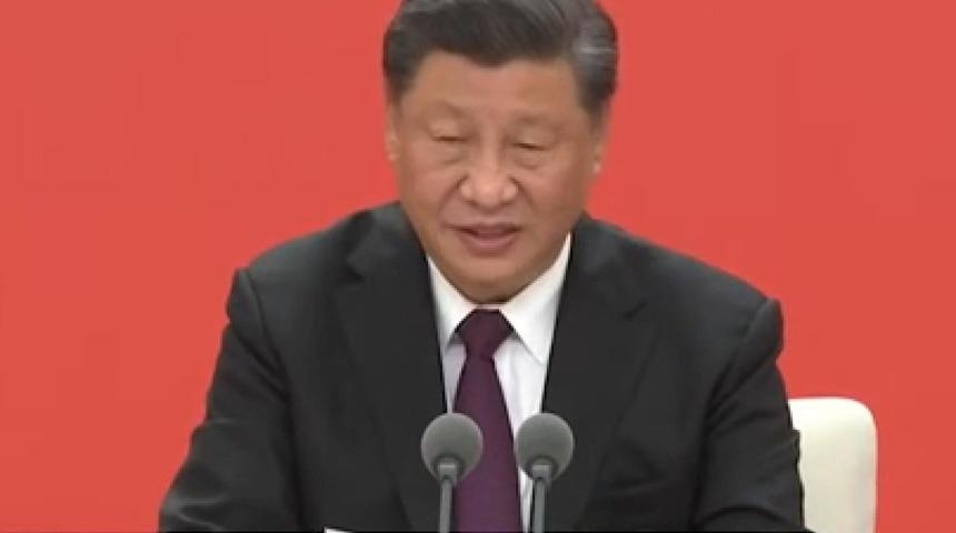 Çin Devlet Başkanı Şi'yi konuşurken öksürük tuttu