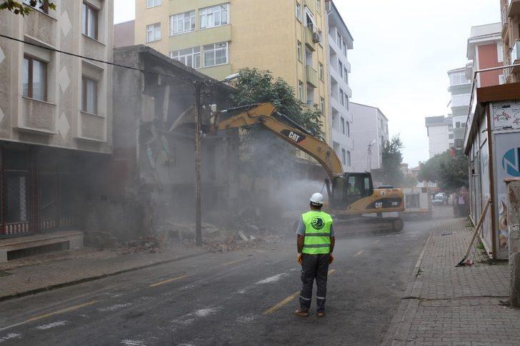 Metruk bina yıkım rekoru Kartal’ın G1