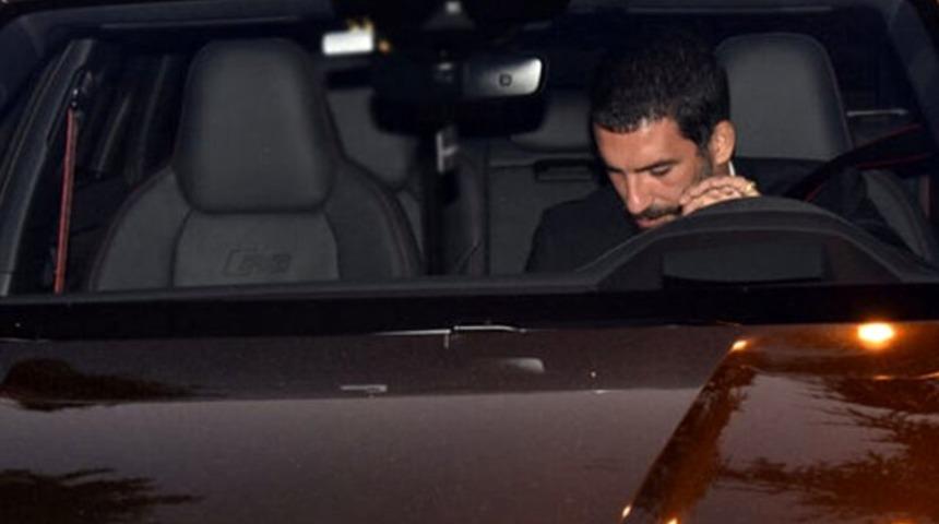 Arda Turan, 10 milyon TL'lik özel yapım arabası ile yakalandı