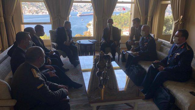 Bakan Akar, Ukraynalı mevkidaşı ile bir araya geldi