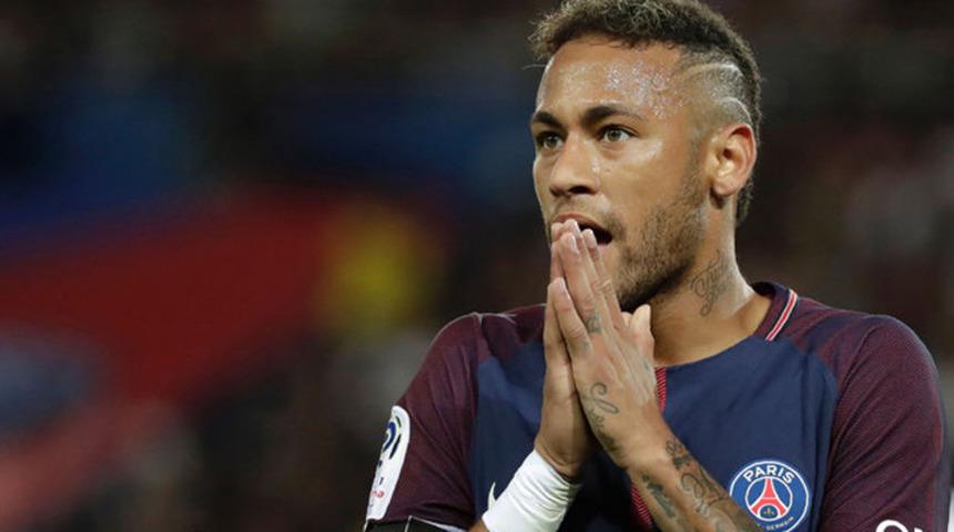 Perulu savunma oyuncusu Carlos Zambrano: Neymar tam bir şaklaban