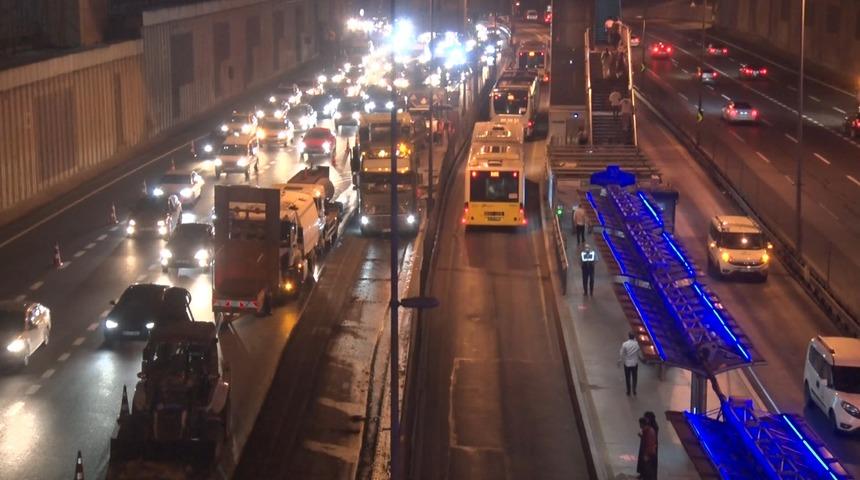 Edirnekapı metrob&uuml;s durağında yenileme &ccedil;alışması
