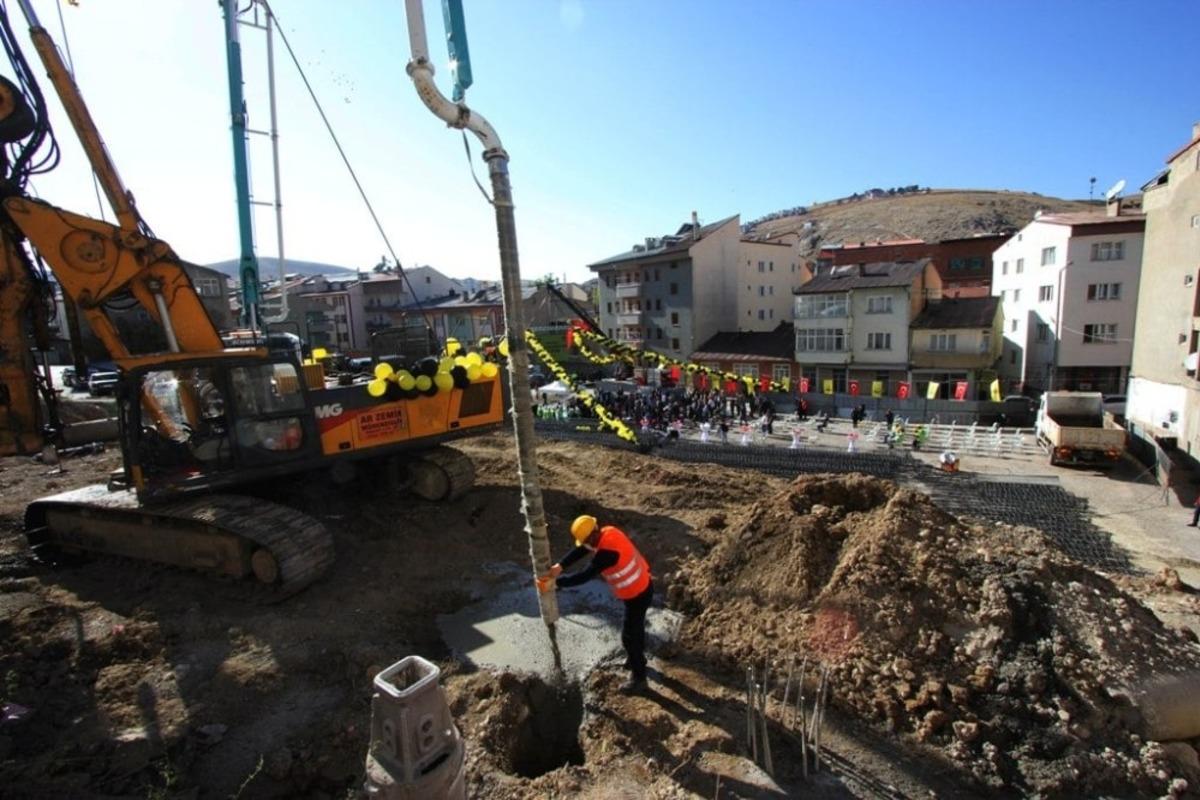 Veli Şaban &Ccedil;ok Katlı Kapalı Otoparkın temeli atıldı