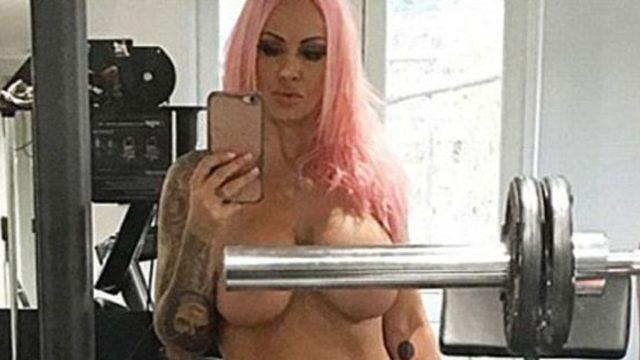 Jodie Marsh'tan en doğal doğum günü pozu