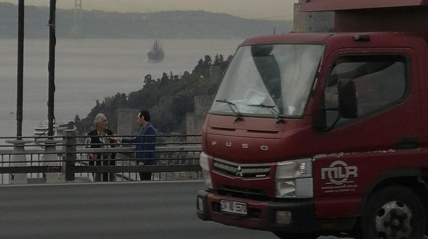 Fatih Sultan Mehmet Köprüsü'nde intihar girişimi trafiği kilitledi