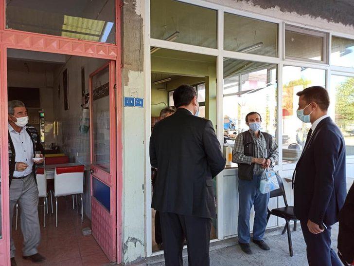 Belediye esnaflara maske ve dezenfektan dağıttı G3