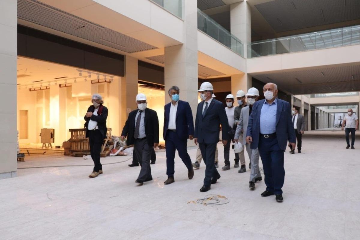 Başkan &Ouml;zl&uuml; Sakarya&rsquo;da AVM inceledi