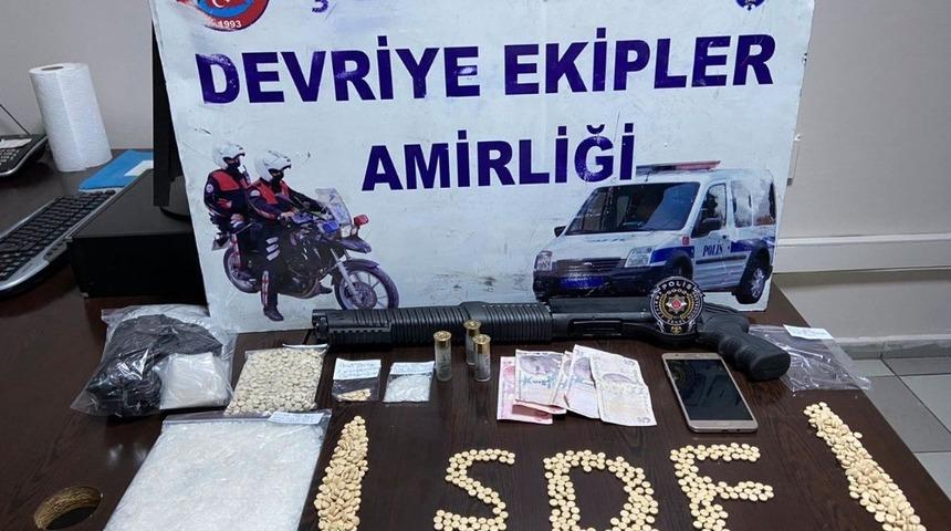 Uyuşturucu satıcılarına suçüstü