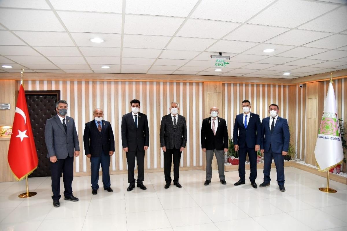 Şehit yakınları ve gazilerden Belediye Başkanı Başdeğirmen&rsquo;e dernek binası teşekk&uuml;r&uuml;