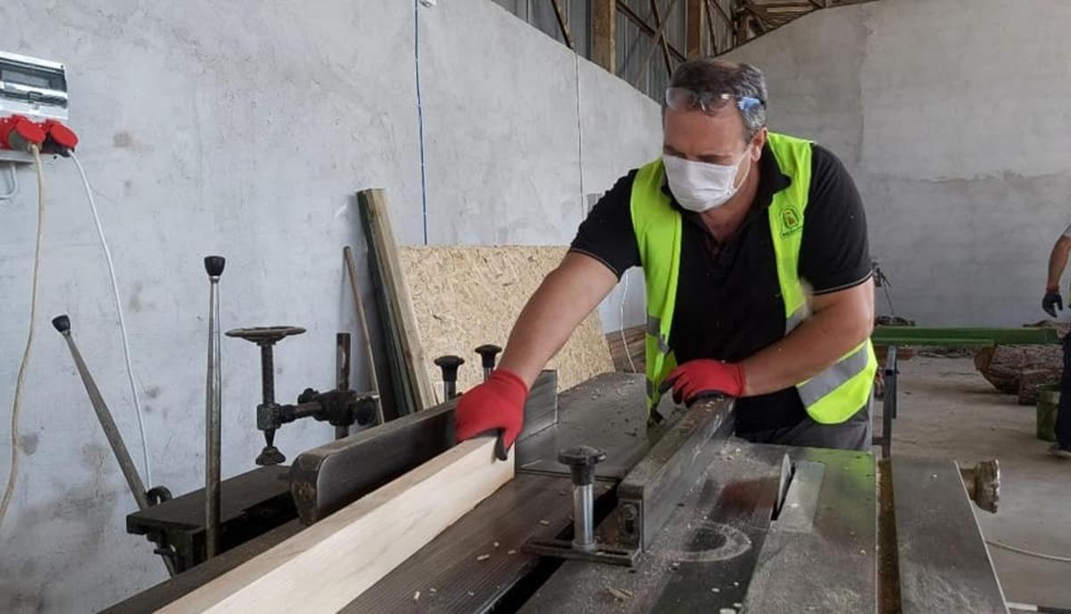 &Ccedil;an Belediye marangozhanesi imalata başladı