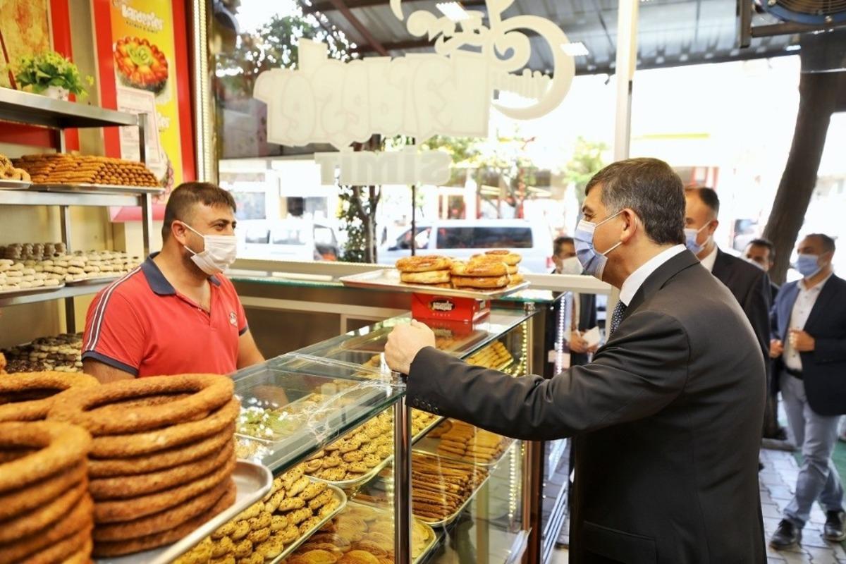 Ziyaretler, esnafın y&uuml;z&uuml;n&uuml; g&uuml;ld&uuml;r&uuml;yor