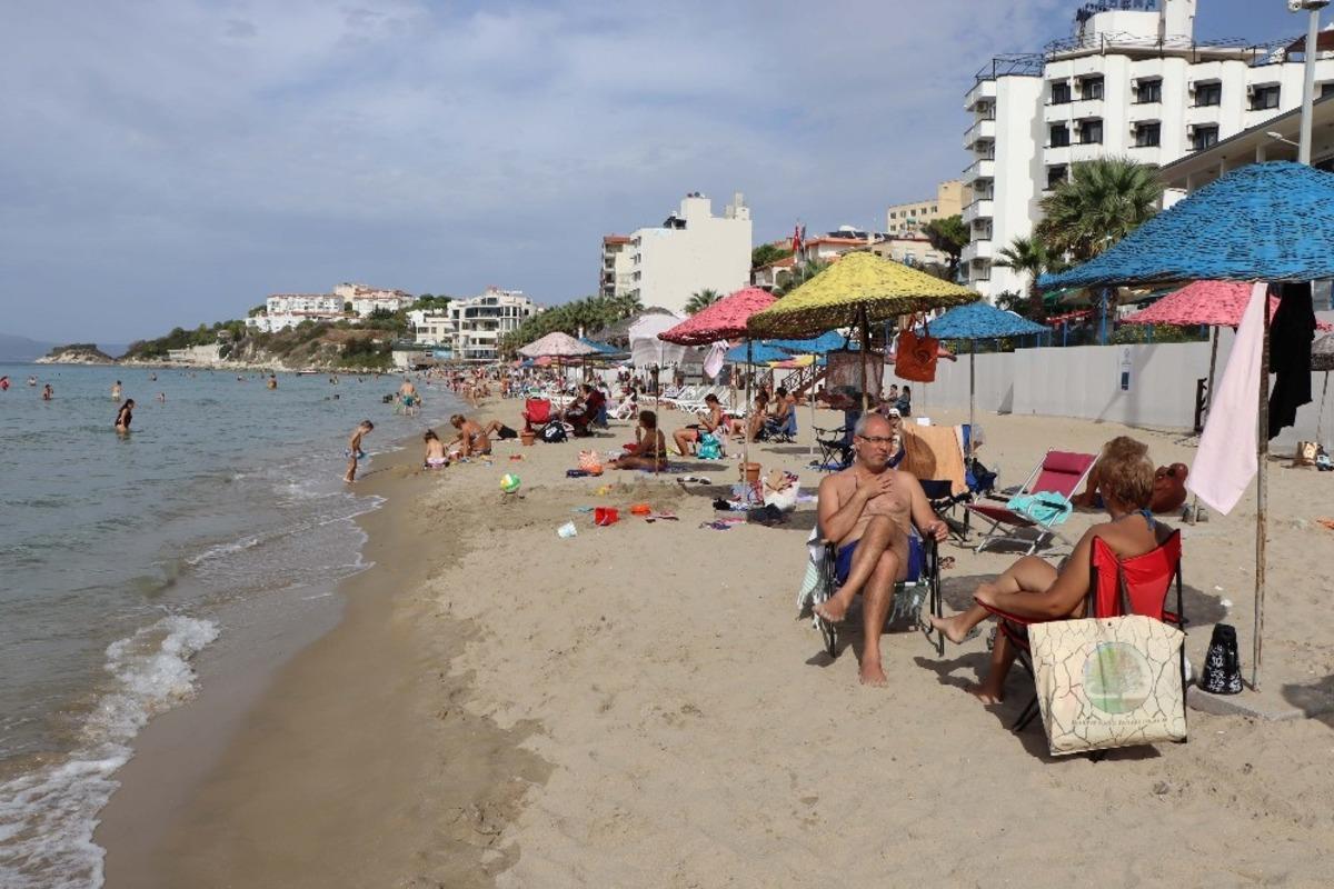 Kuşadası&rsquo;nda plaj keyfi