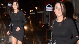 Oyuncu Asena Tuğal, soğuk havaya aldırış etmiyor