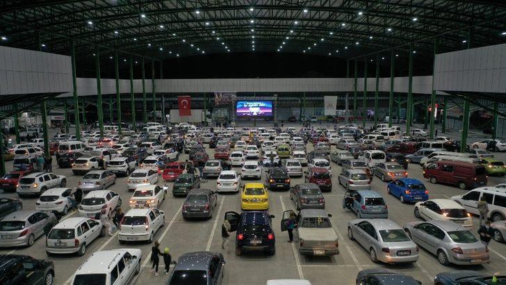 Isparta’da arabada sinema keyfi G1