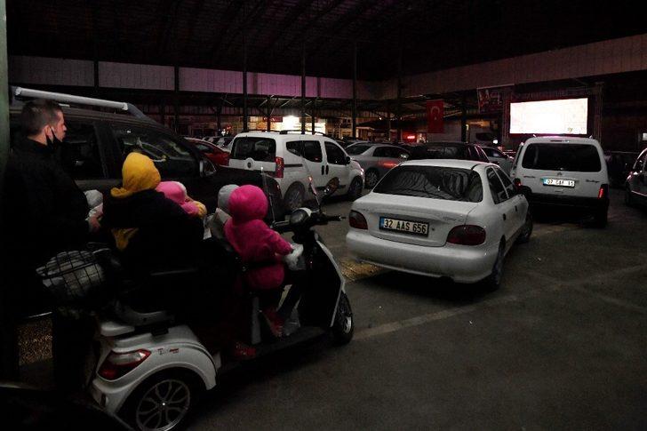 Isparta’da arabada sinema keyfi G3