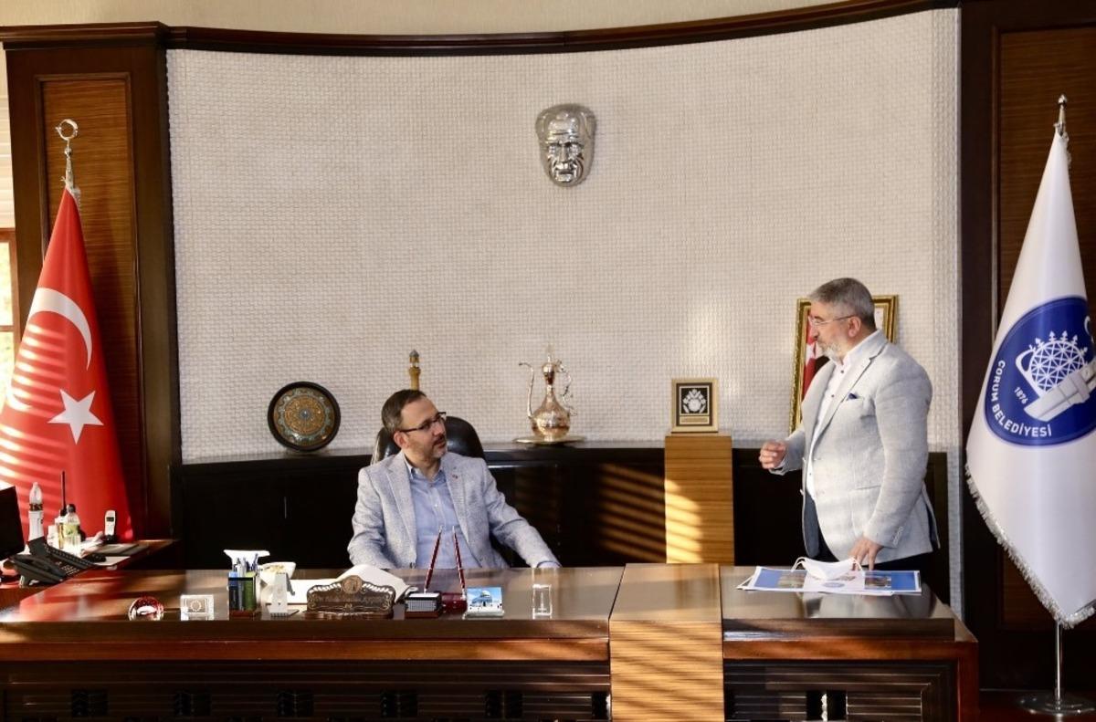 Bakan Kasapoğlu&rsquo;dan &Ccedil;orum Belediyesi&rsquo;ne ziyaret