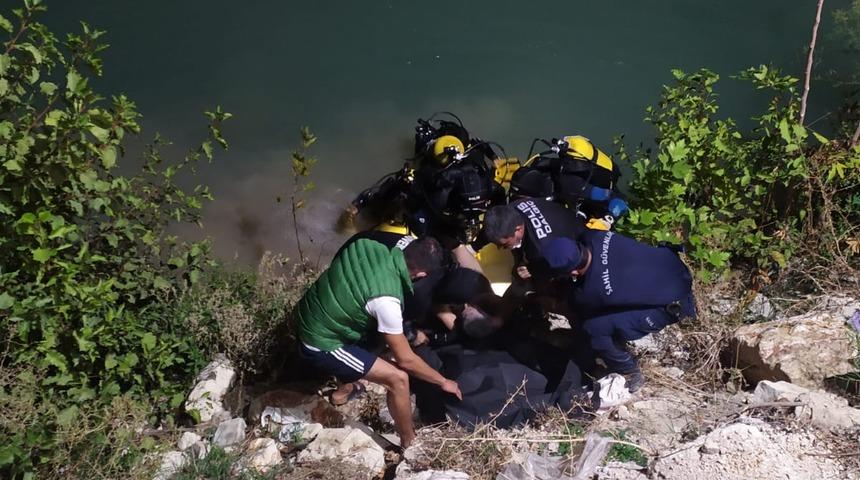 Mersin'de hareketli gece! G&ouml;ksu ırmağına atlayan kişi &ouml;ld&uuml;