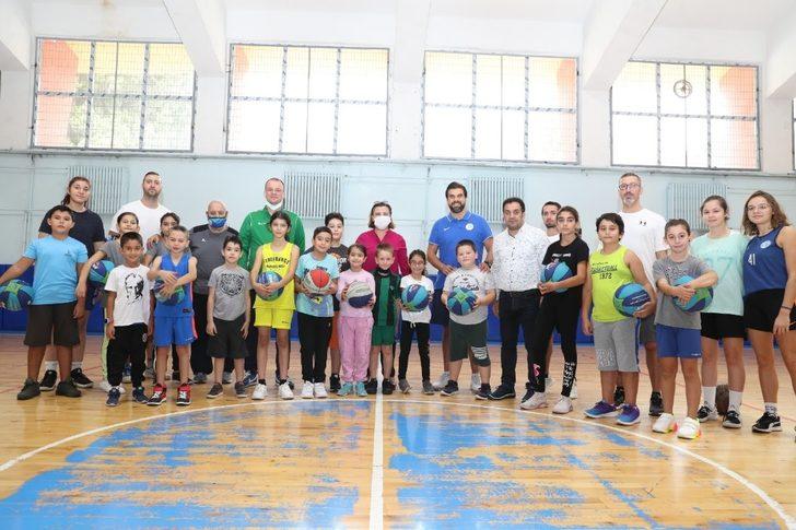 İzmit Belediyesi basketbol okullarına yoğun ilgi G3