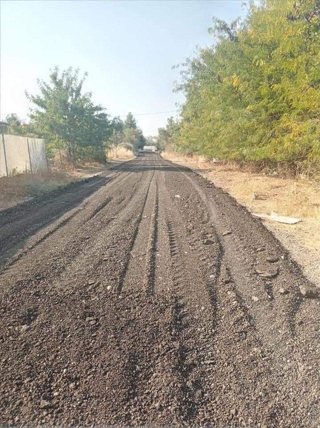 Bağlar’da yol yapım çalışmaları devam ediyor