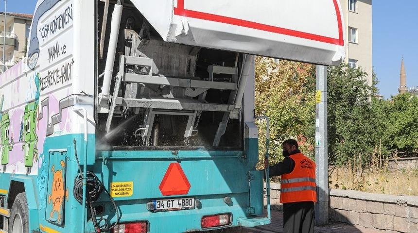 Talas&rsquo;ta &ccedil;&ouml;p konteynerleri şimdi daha temiz