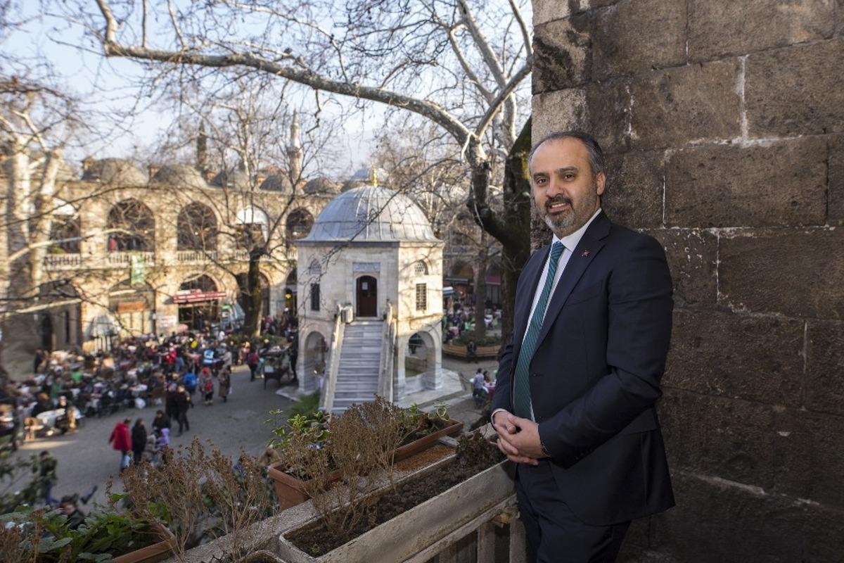 Bursa Ulu Cami g&ouml;r&uuml;nd&uuml;, sıra hanlarda