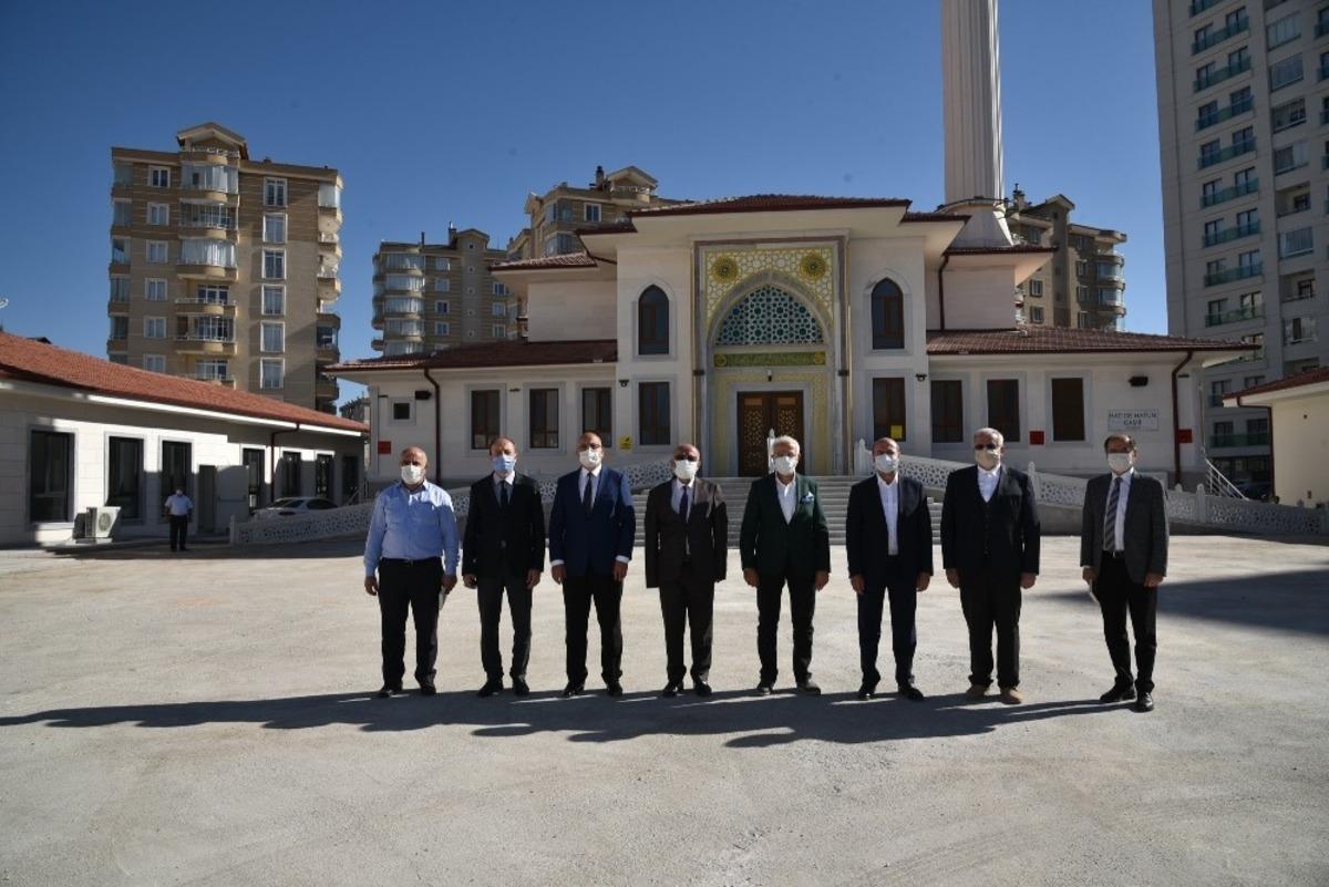 Başkan Pekyatırmacı: &ldquo;Mahallelerimize değer katacak tesisler yapıyoruz&rdquo;