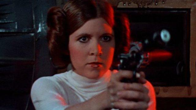 Dünyaca ünlü oyuncu Carrie Fisher hayatını kaybetti