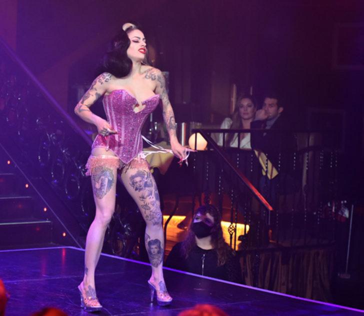 Kelly Brook ve sevgilisi kabarede! Pürdikkat izlediler G5